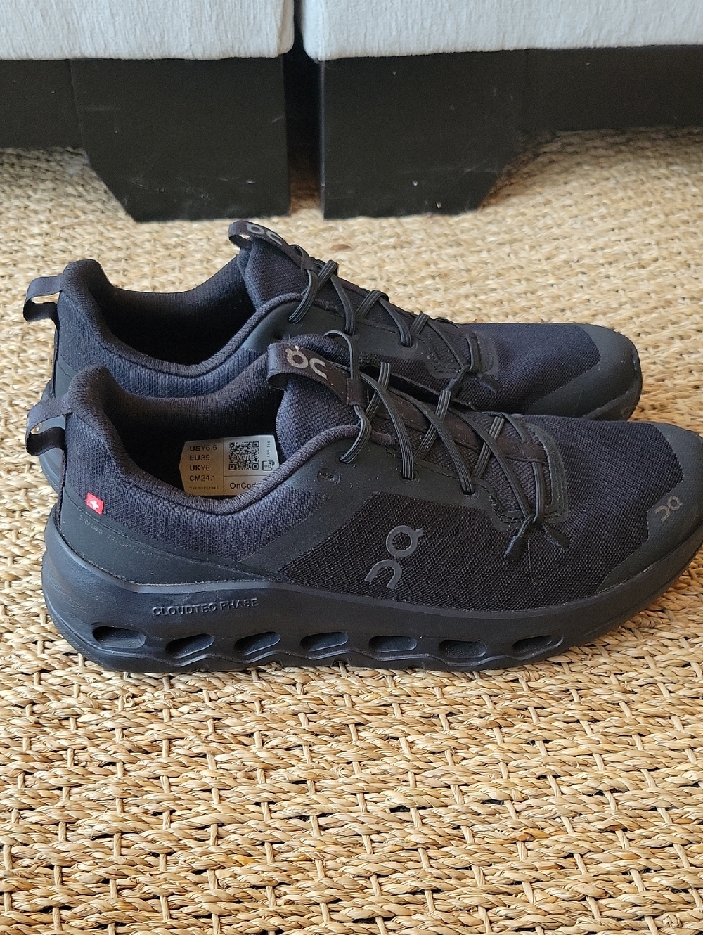 Cloudleap no tie black Youth kids sneaker shoes in Excellent condition. Size 6.5 - Picture 4 of 9